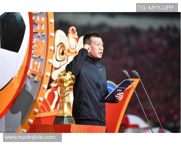 山东与华夏之战裁判争议引发黑哨质疑球迷怒斥判罚不公 山东与华夏之战裁判争议引发黑哨质疑球迷怒斥判罚不公